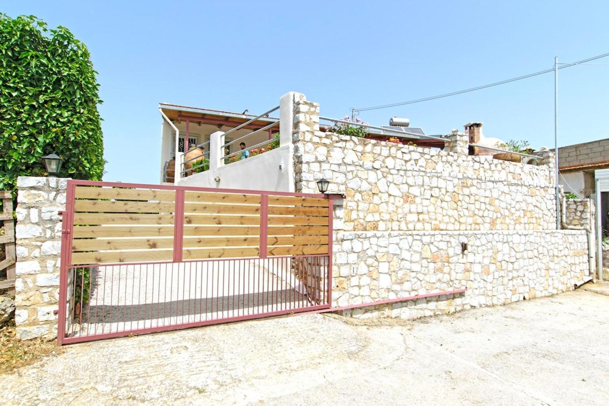 Loulos Aoria Traditional House With Stuning Mountain View מראה חיצוני תמונה