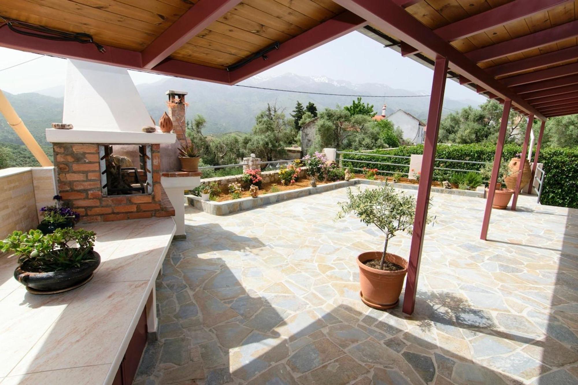 Loulos Aoria Traditional House With Stuning Mountain View מראה חיצוני תמונה